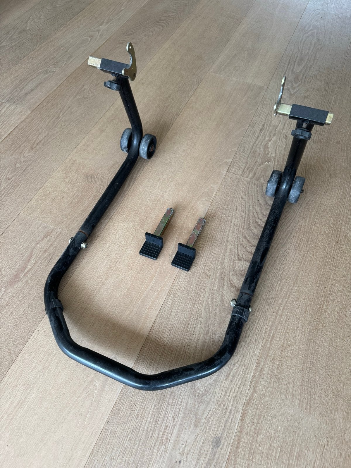 Motorfiets paddockstand achterwiel, Ophalen of Verzenden, Gebruikt