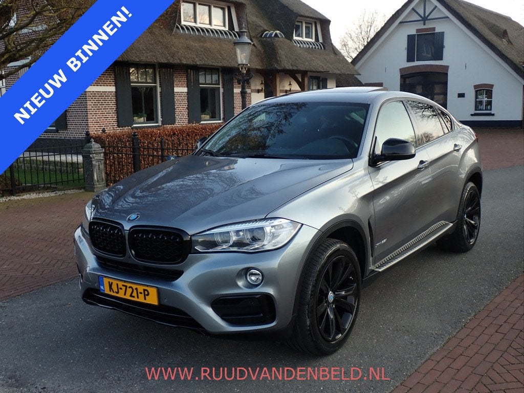 BMW X6 xDrive35i / 360* CAMERA / SCHUIFDAK / CAMERA / CRUISE, Automaat, Gebruikt, Automatische klimaatregeling, 4 stoelen