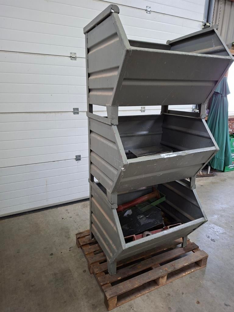 Stapel bakken,ijzeren kratten,kratten,bakken,oudijzer bakken, Ophalen, Gebruikt, 60 cm of meer, Bak of Kist