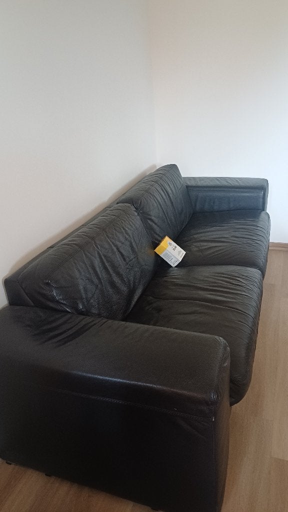 GRATIS | Leren bank zwart | 235 cm breed | incl. leerverzori, Huis en Inrichting, Banken | Bankstellen, Ophalen, Gebruikt, Driepersoons