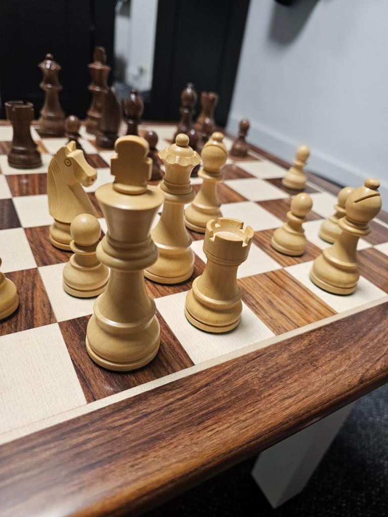 Staunton 6 chess pieces with solid wooden board, Ophalen of Verzenden