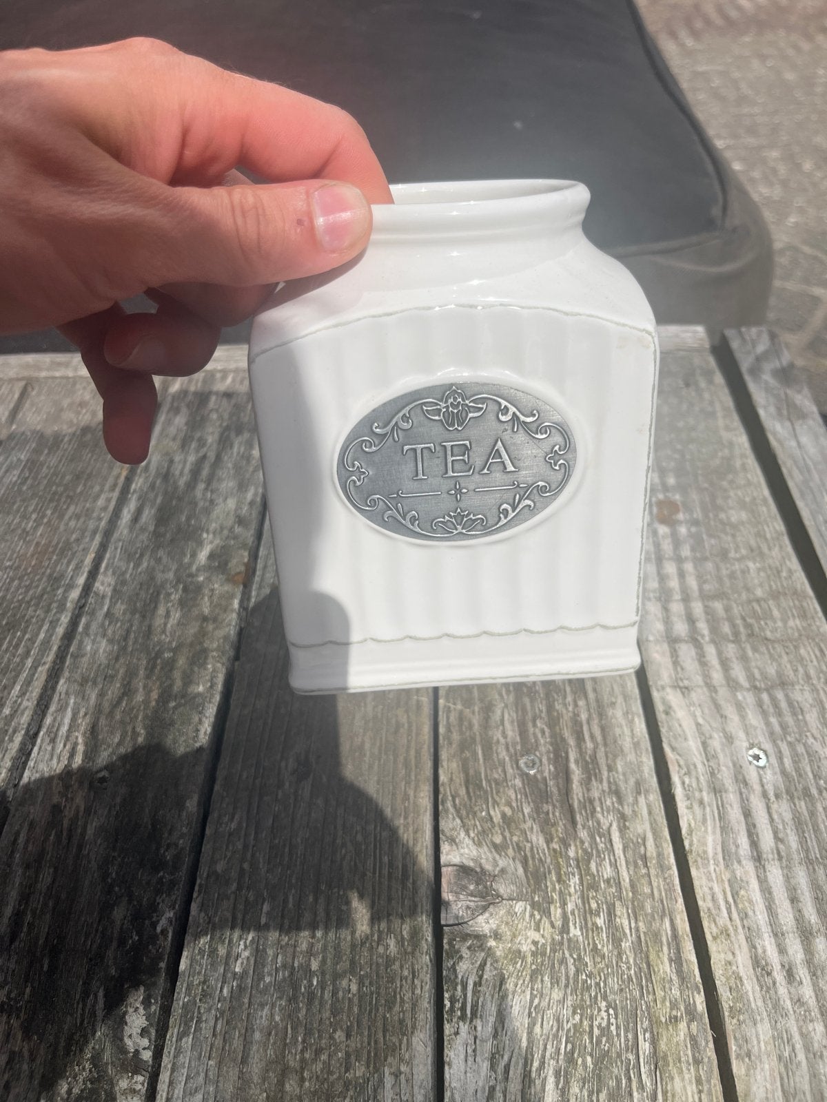 Riverdale theepot met 'TEA' opschrift, keramiek, Theepot/fluitketel, Ophalen of Verzenden, Zo goed als nieuw, Steen/keramiek
