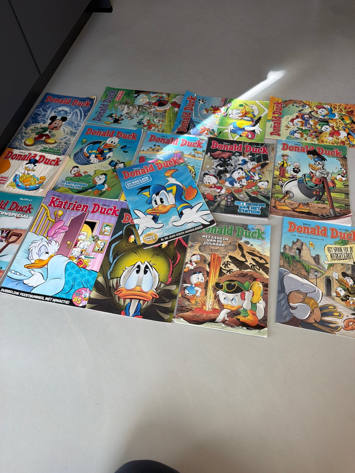 Grote collectie Donald Duck en Katrien Duck stripboeken, Boeken, Meerdere stripboeken, Ophalen of Verzenden, Gelezen