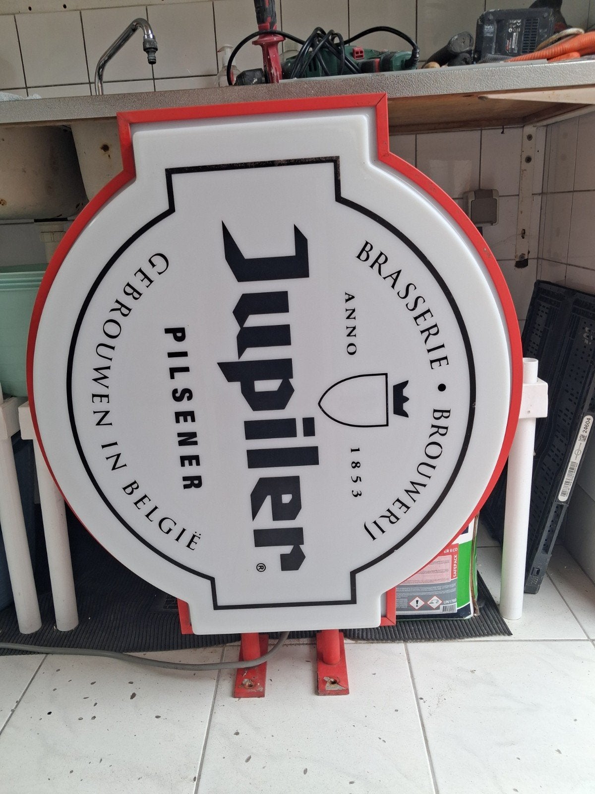 Jupiler Lichtbak - Reclamebord Bierbrouwerij, Ophalen
