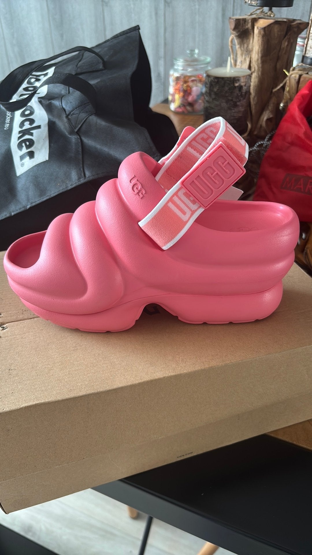 Ugg, Ophalen, Zo goed als nieuw, Schoenen