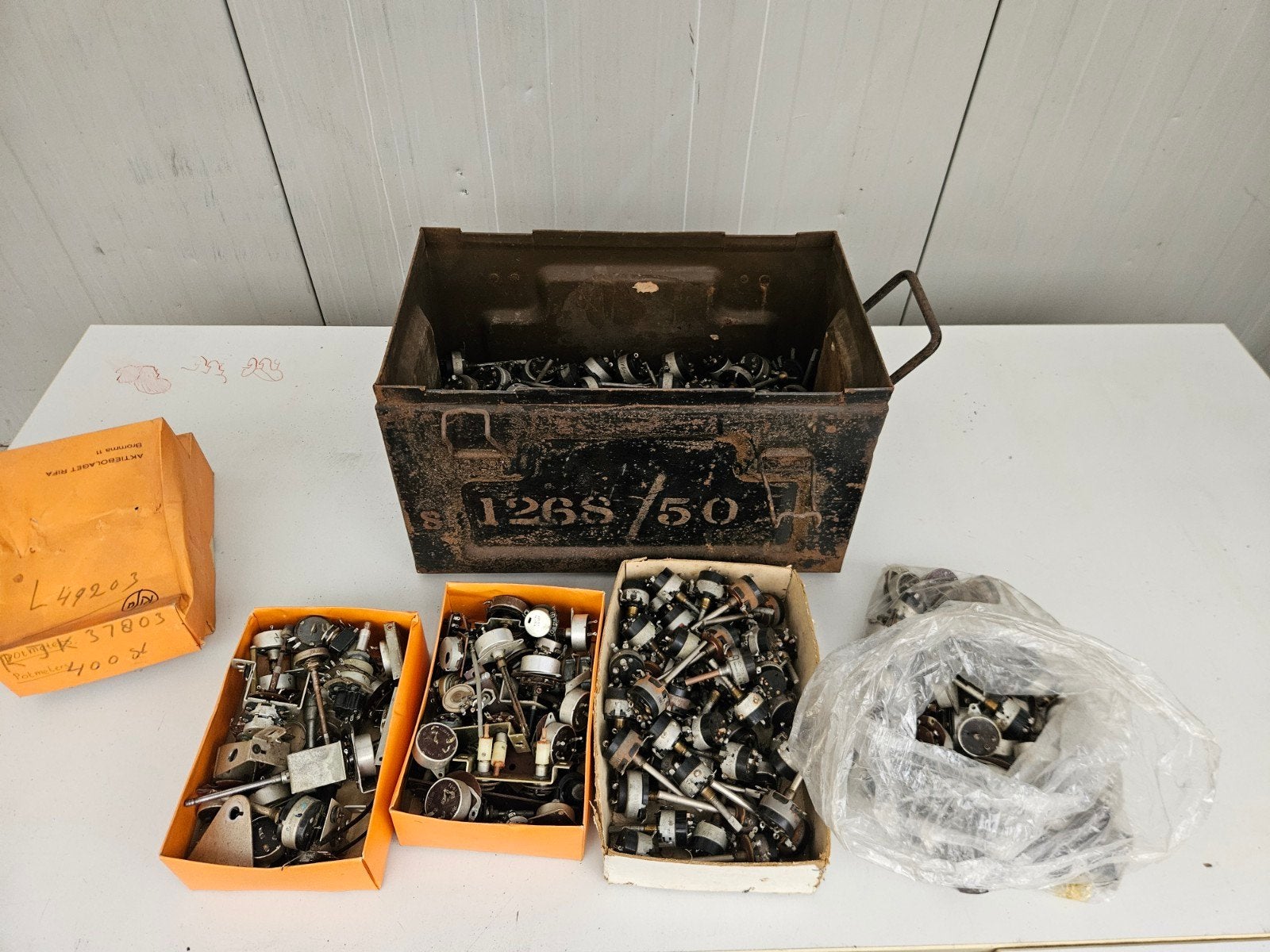Grote partij diverse potentiometers en schakelaars, Ophalen of Verzenden, Gebruikt
