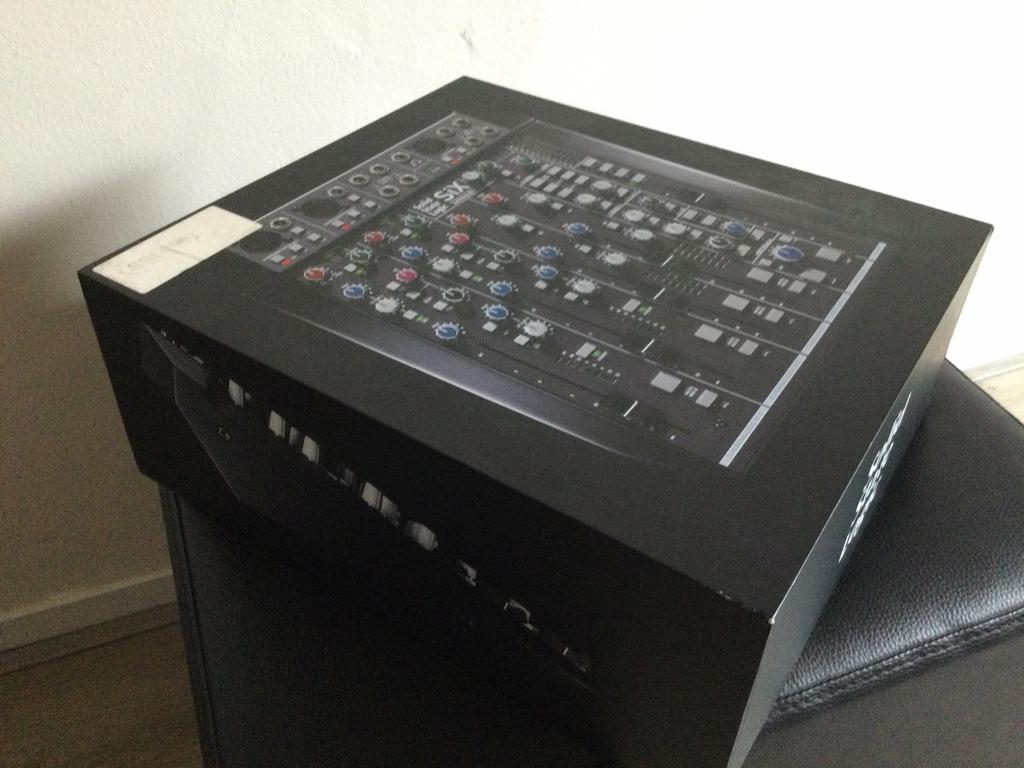 SSL SiX mixer .. IN ABSOLUTE NIEUWSTAAT, Ophalen of Verzenden, Zo goed als nieuw