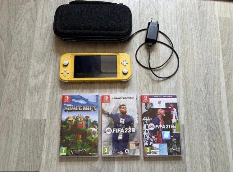 Nintendo Switch Lite geel met 3 spellen en hoes. 150€., Ophalen of Verzenden, Zo goed als nieuw