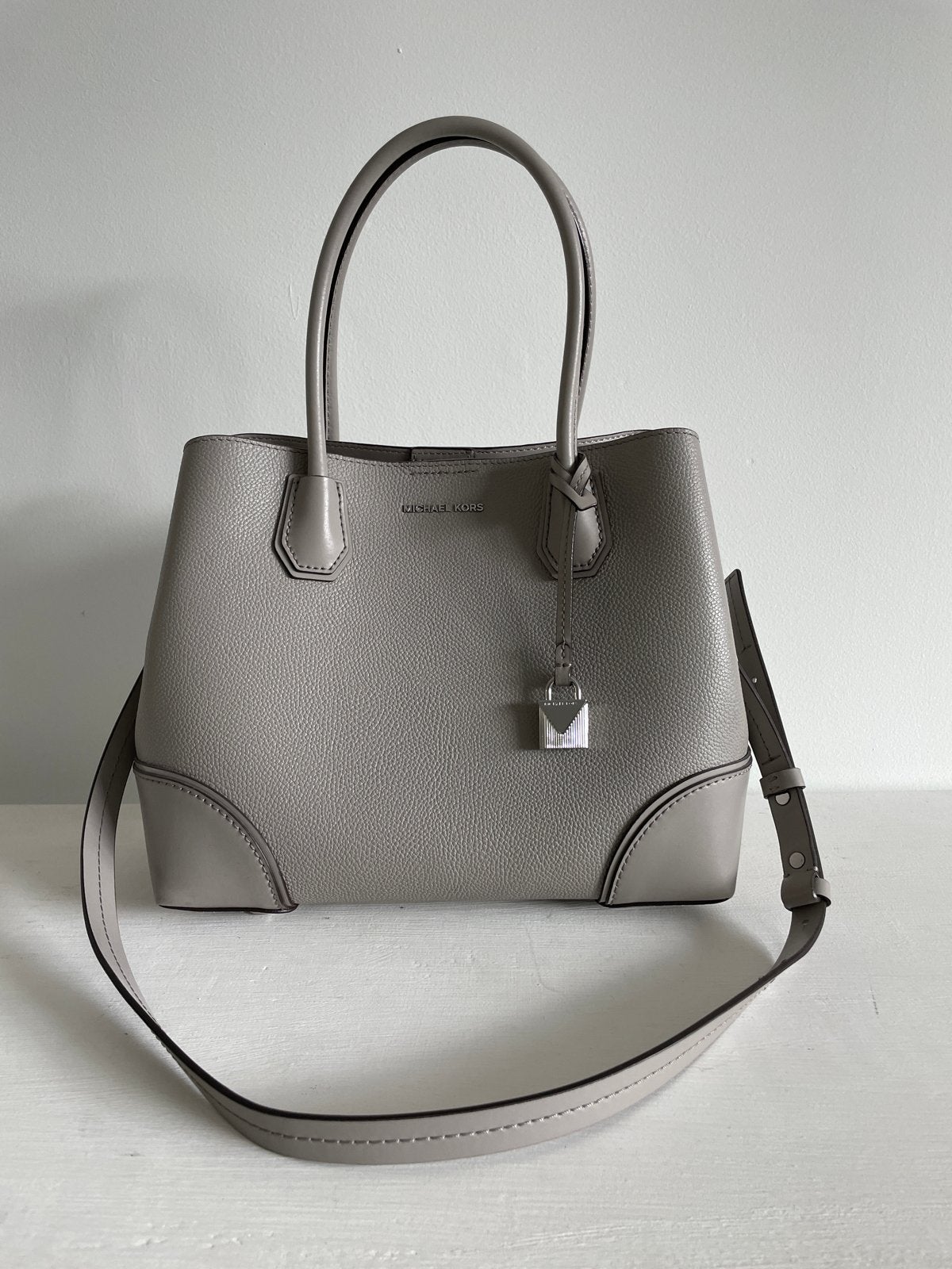 Michael Kors Mercer Large Pebbled Leather Tote – Pearl Grey, Ophalen, Zo goed als nieuw, Grijs, Handtas