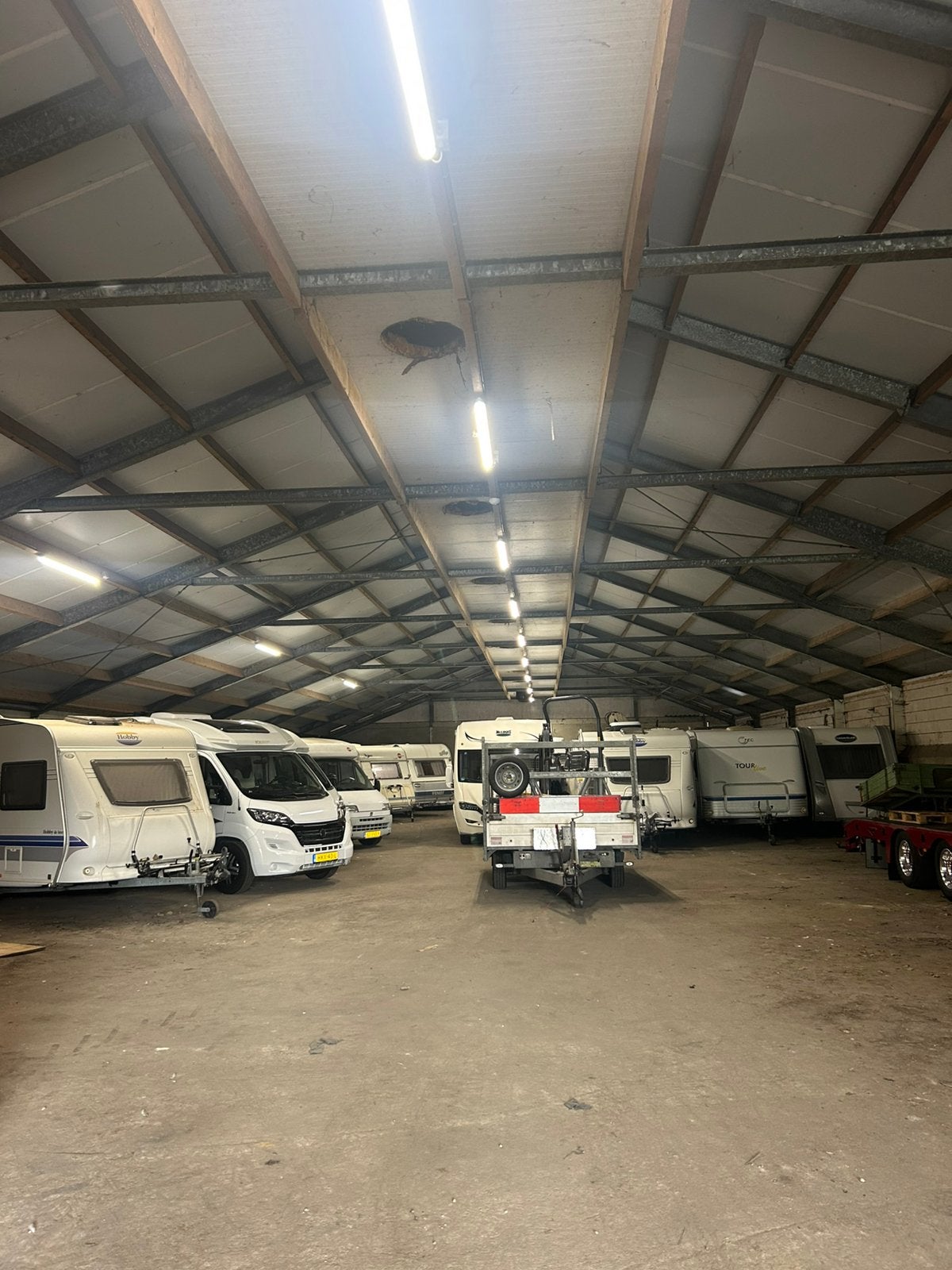 Caravanstalling, Caravans en Kamperen