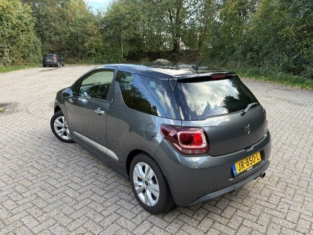 DS 3 1.2 Puretech 82pk Drive Efficiency 2016 Grijs, Auto's, Voorwielaandrijving, Radio, 1199 cc, Leder en Stof