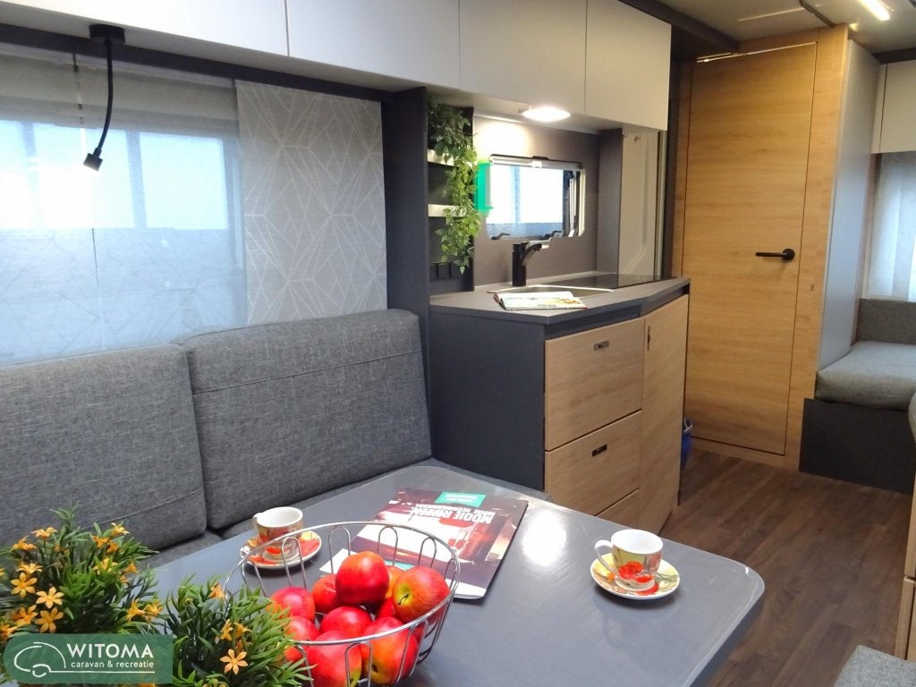 Knaus Yaseo 500 DK € 6.610 Korting, Standaardzit, Bedrijf, Knaus, Schokbreker
