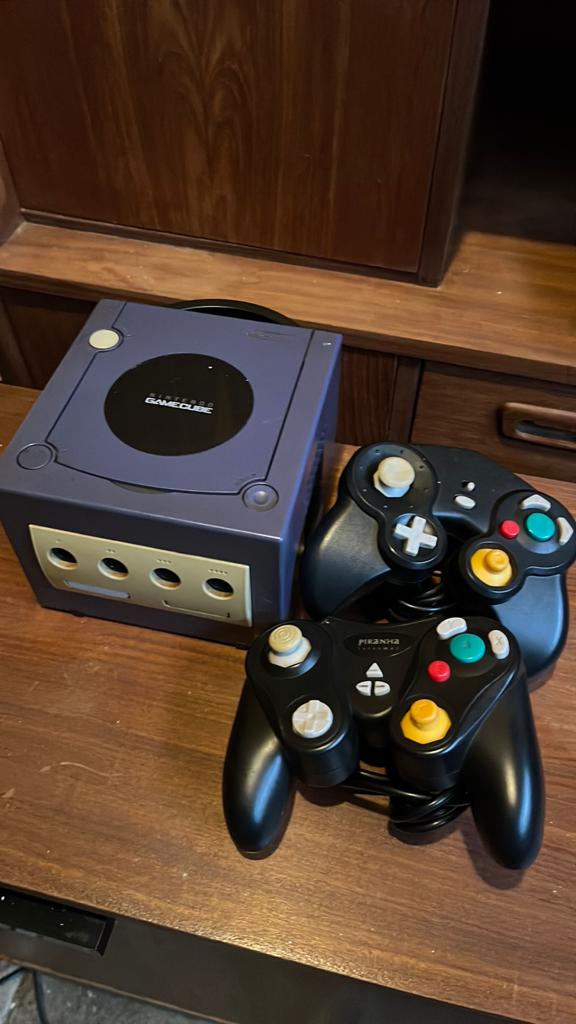 Gamecube defect, Spelcomputers en Games, Spelcomputers | Nintendo GameCube, Verzenden, Niet werkend, Paars, Met 2 controllers