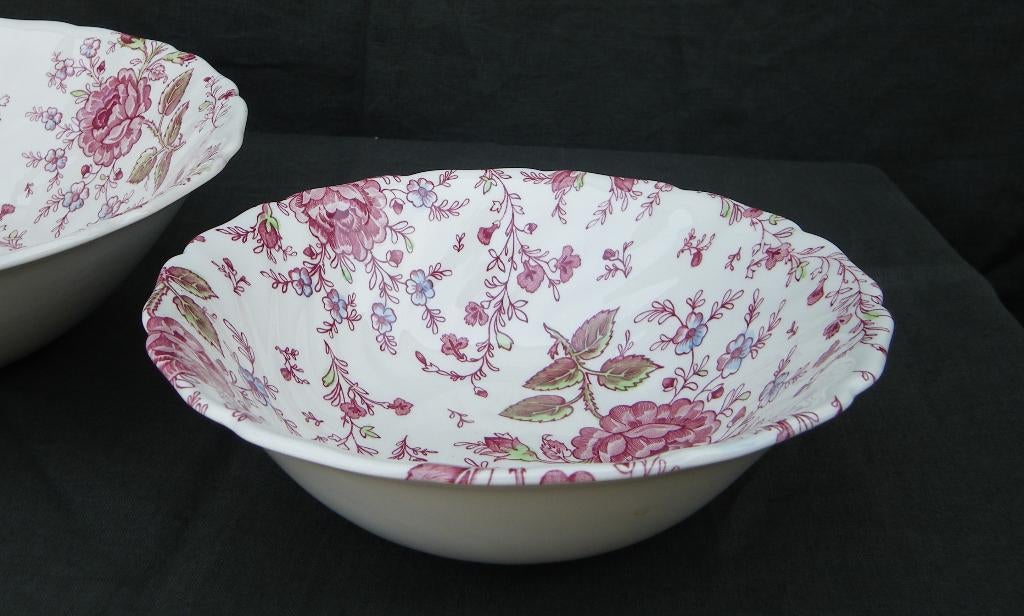Johnson Brothers/Bros ROSE CHINTZ Slakom/groenteschaal 21 cm, Gebruikt, Ophalen of Verzenden, Schaal of Schalen, Overige stijlen