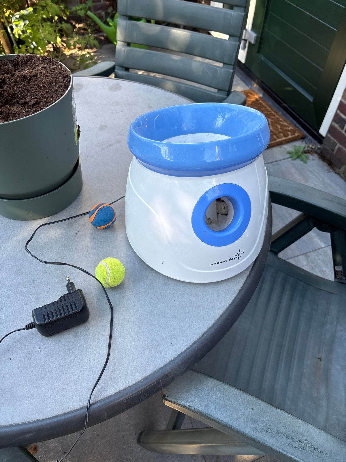 Automatische ballenwerper hond met twee balletjes, Dieren en Toebehoren, Ophalen of Verzenden, Zo goed als nieuw, Hondenspeelgoed