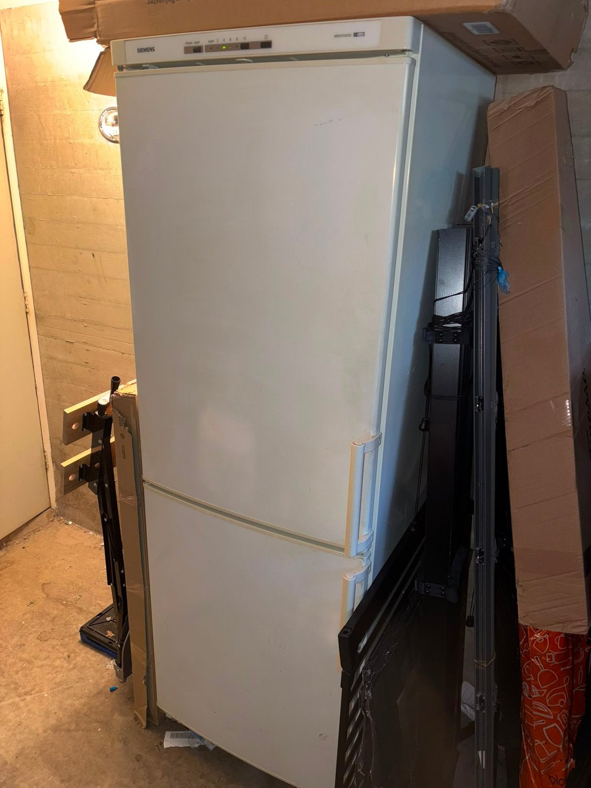 Witte vrijstaande Siemens koel- / diepvrieskast, Ophalen, Gebruikt, 200 liter of meer, Met aparte vriezer