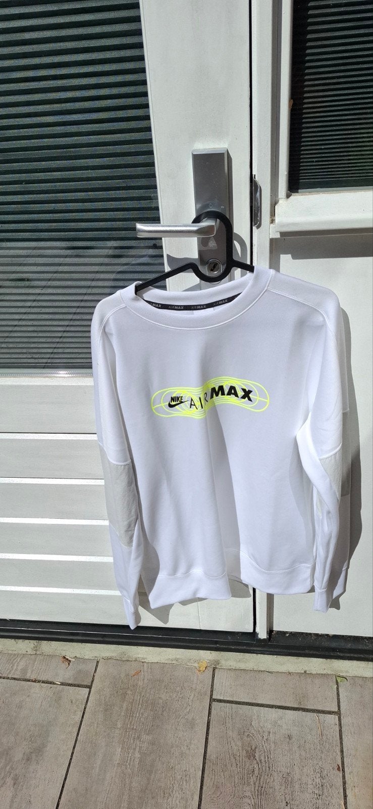 Nike Air Max sweater wit met neon geel logo, maat M, zgan, Nike air max, Maat 48/50 (M), Wit, Nieuw
