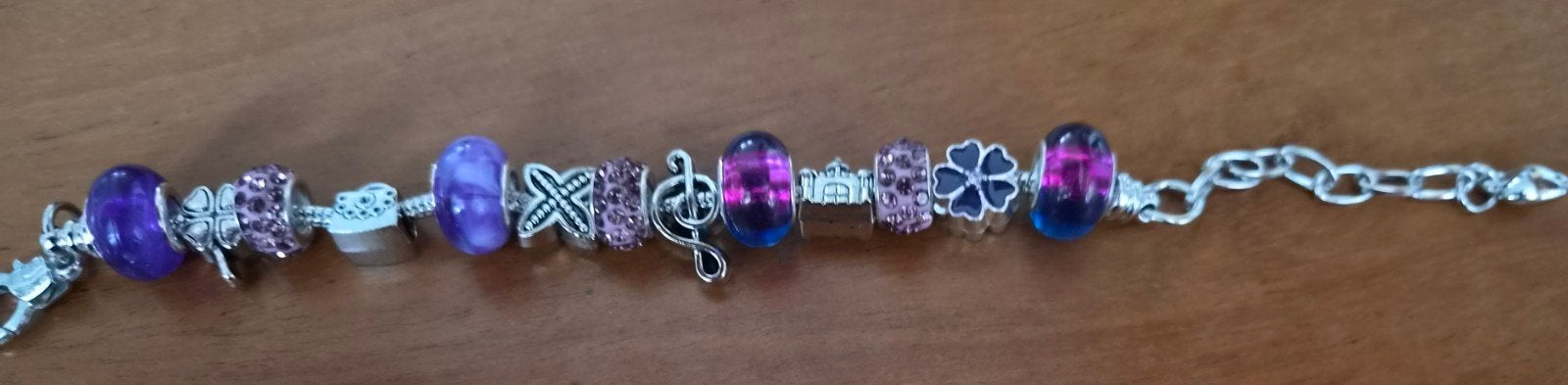 Armband met bedels en kralen - Paars en Roze, Sieraden, Tassen en Uiterlijk, Overige materialen, Met bedels of kralen, Paars, Ophalen of Verzenden