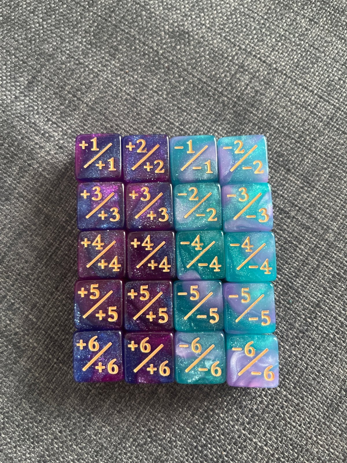 Set van 20 dobbelstenen voor Magic: The Gathering, Ophalen of Verzenden, Zo goed als nieuw