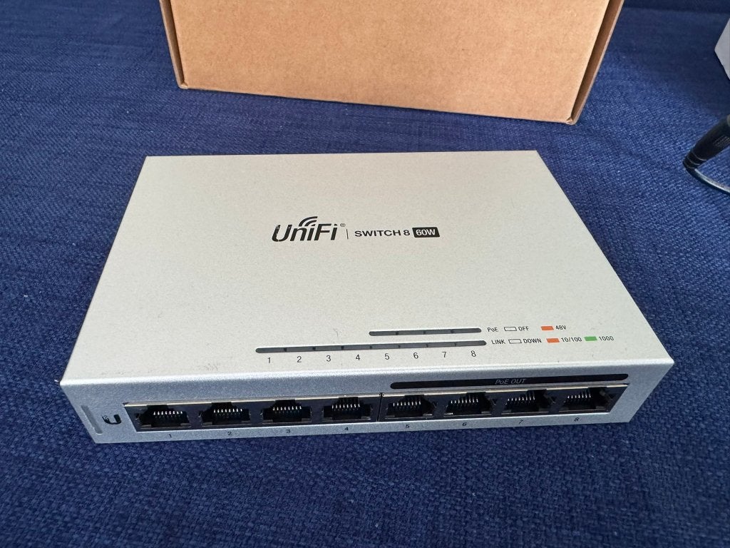 Ubiquiti UniFi Switch (8-poorts, 60W PoE), Ophalen, Zo goed als nieuw