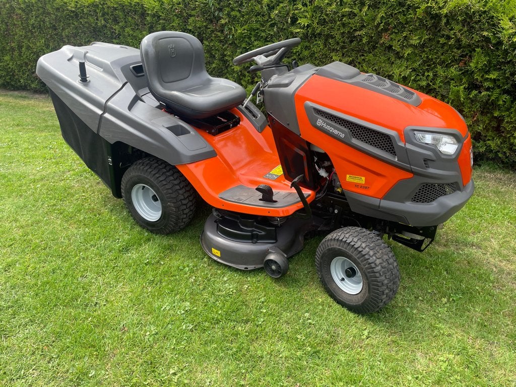 Husqvarna TC 238T Zitmaaier, Ophalen, Gebruikt, 90 tot 120 cm, Opvangbak