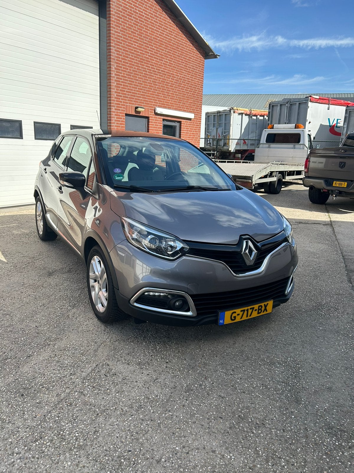 Renault Captur 0.9 TCE 90 2015 Grijs, Auto's, Voorwielaandrijving, 898 cc, Stof, Elektrische ramen