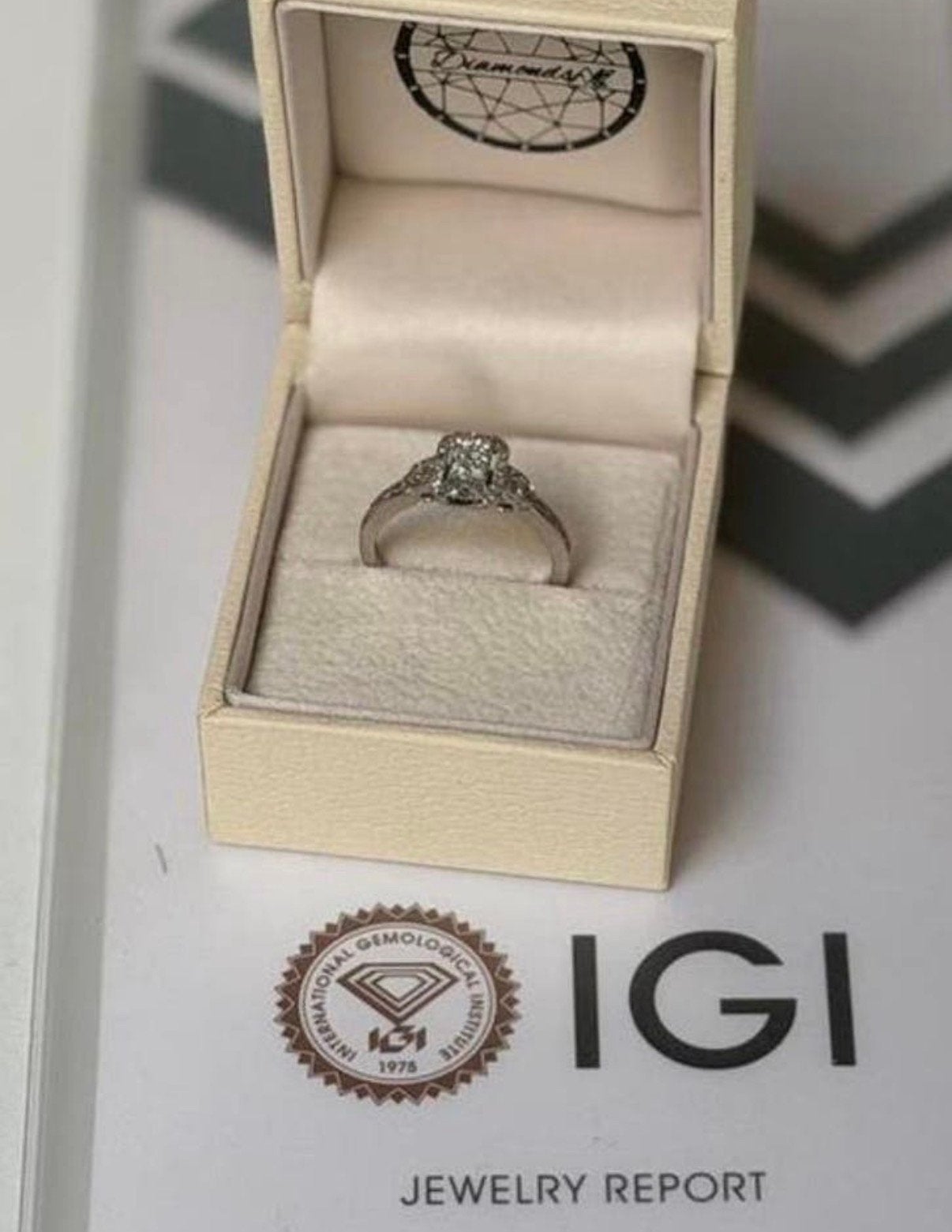 Gouden trouwring 50 natuurlijke diamanten met certificaat!, Nieuw, Ophalen of Verzenden, 17 tot 18, Met edelsteen