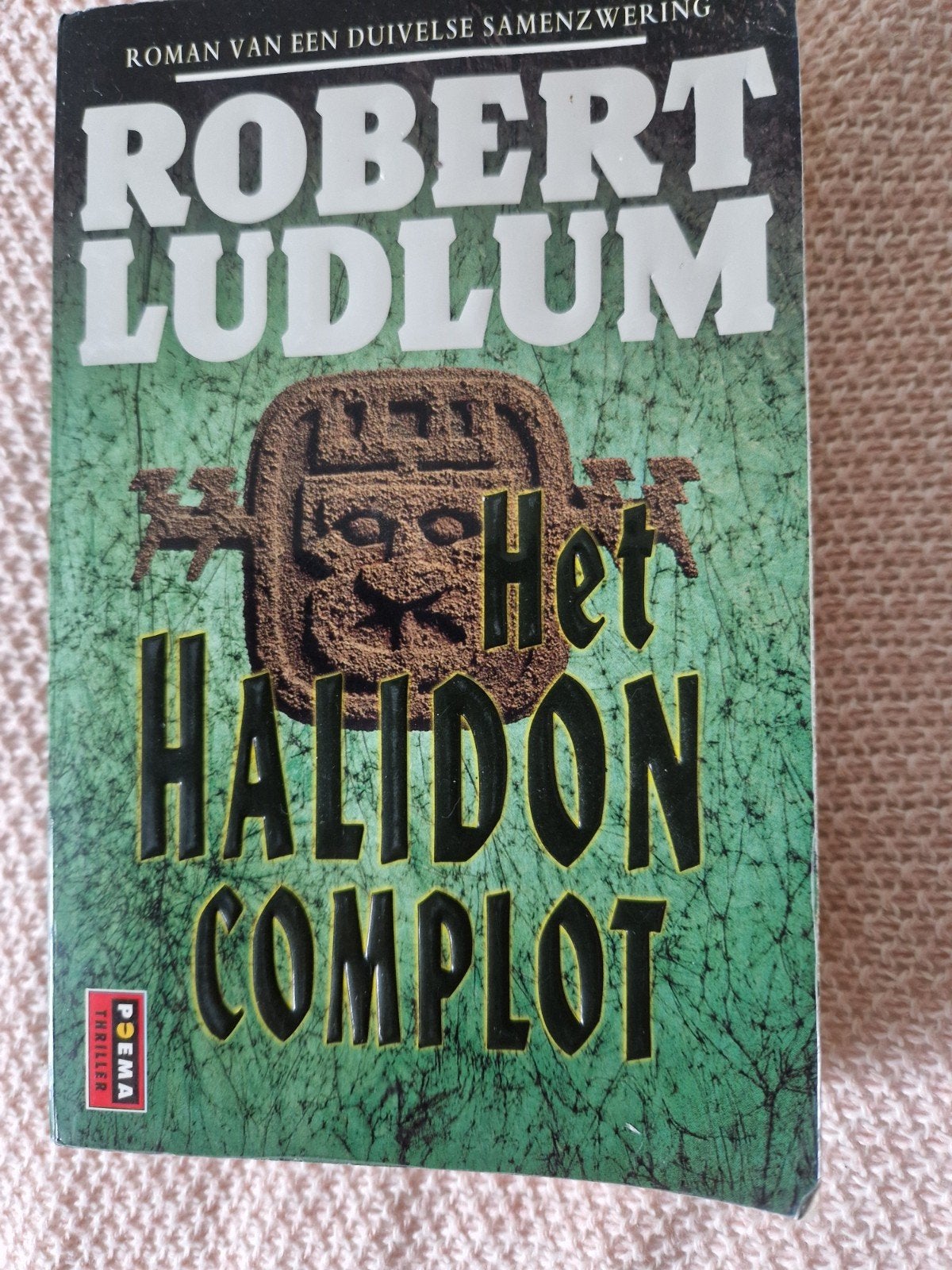 Robert Ludlum - Het Halidon complot, Ophalen of Verzenden, Zo goed als nieuw, Robert Ludlum