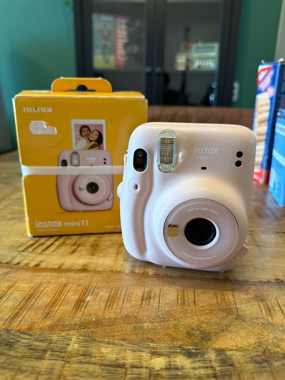 Fujifilm Instax Mini 11 - Roze Instant Camera, Ingebouwde flitser, Instant camera, Ophalen of Verzenden, Zo goed als nieuw