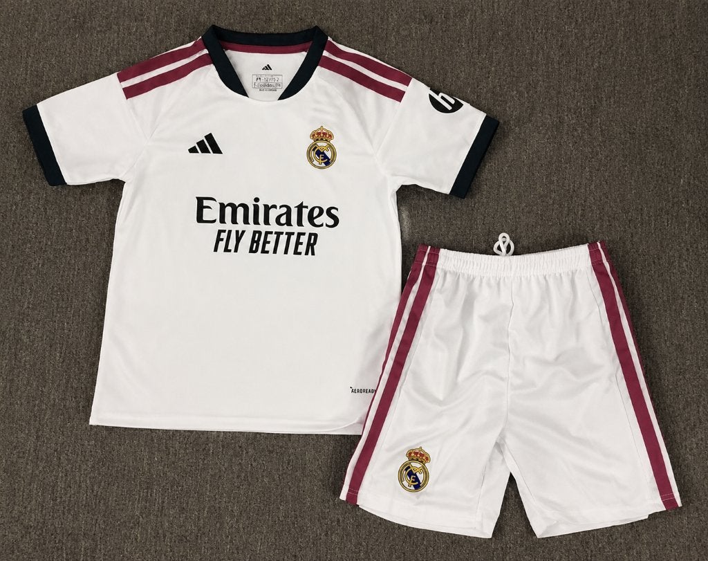 Real Madrid kids tenue 26-27, Maat XS of kleiner, Ophalen of Verzenden, Nieuw, Set