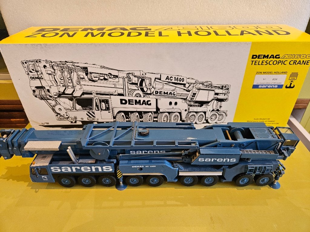 DEMAG AC 1600 SARENS, Hobby en Vrije tijd, Modelauto's | 1:50, Ophalen of Verzenden, Zo goed als nieuw, Hijskraan, Tractor of Landbouw