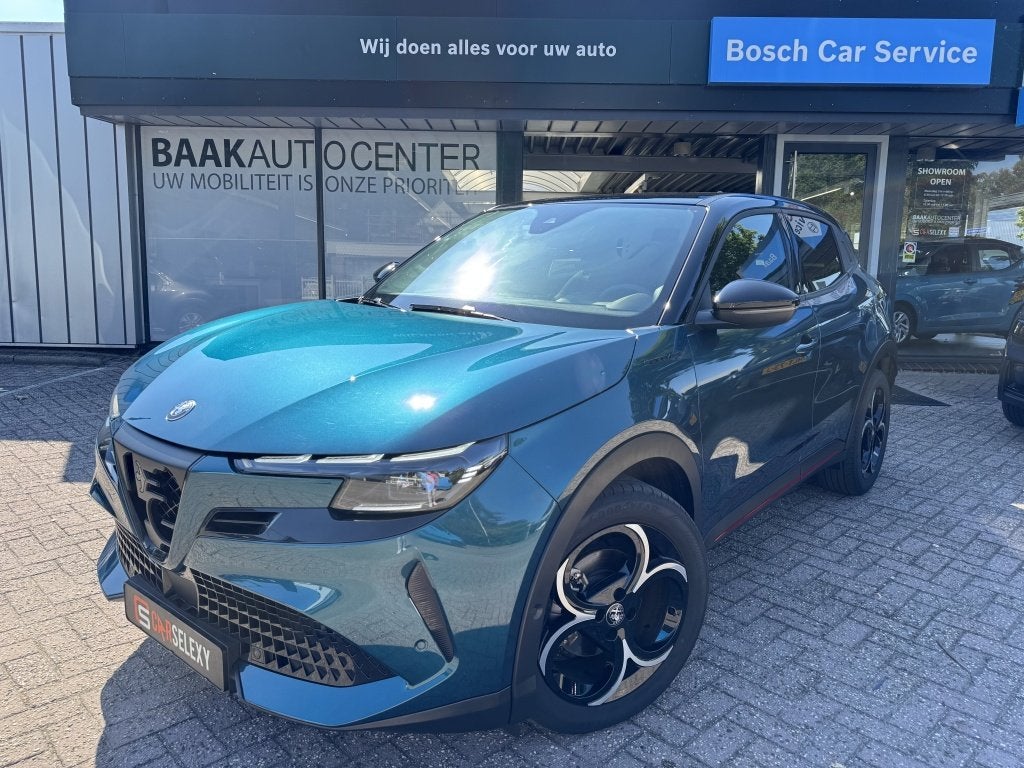 Alfa Romeo Junior 1.2 T Hybrid Ibrida Speciale | Pack Techno, Auto's, 12 maanden, Euro 6, 1199 cc, Blauw