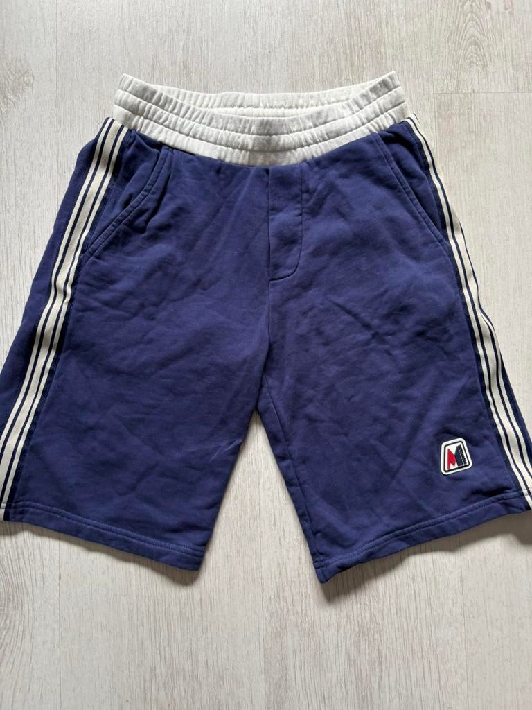 Moncler korte broek blauw-wit 10 jaar, Ophalen of Verzenden, Zo goed als nieuw, Jongen, Broek