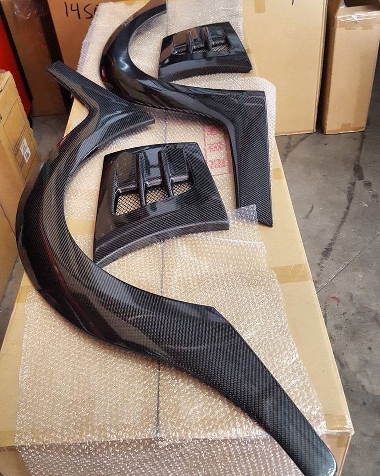 Top Secret Carbon fender wielschermen - Nissan R35 GTR GT-R