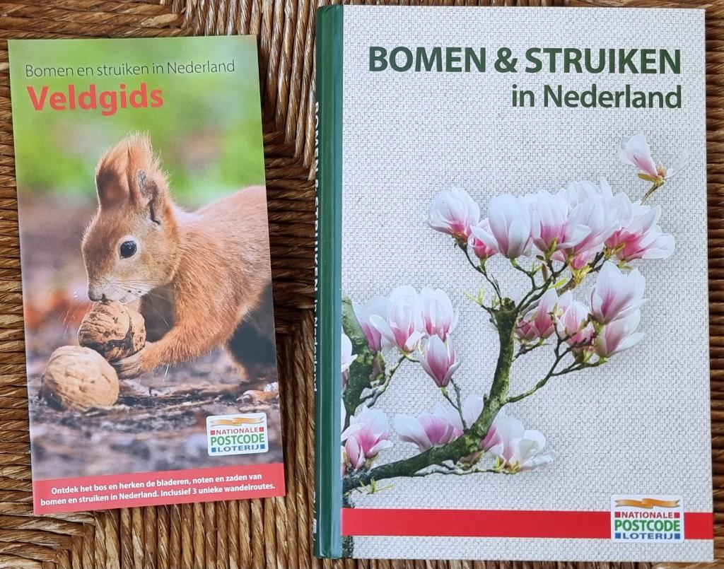 Bomen & struiken in Nederland + veldgids - hardcover - NIEUW, Ophalen of Verzenden, Nieuw, Natuur algemeen, Nationale Postcode Loterij