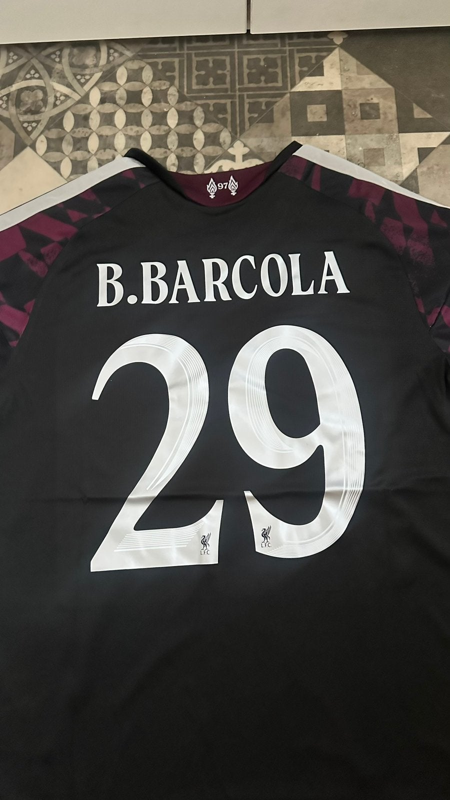Barcola 29 Liverpool 26/27 Third Kit Size M, Kleding | Heren, Ophalen of Verzenden, Zo goed als nieuw, Maat 48/50 (M), Rood