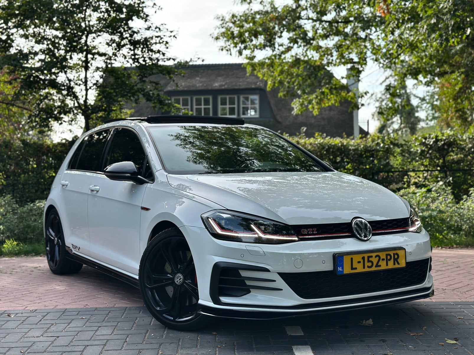 Volkswagen Golf  2.0 TSI GTI TCR |PANO|ACC|KEYLESS, Auto's, 1330 kg, Zwart, 4 cilinders, 1984 cc