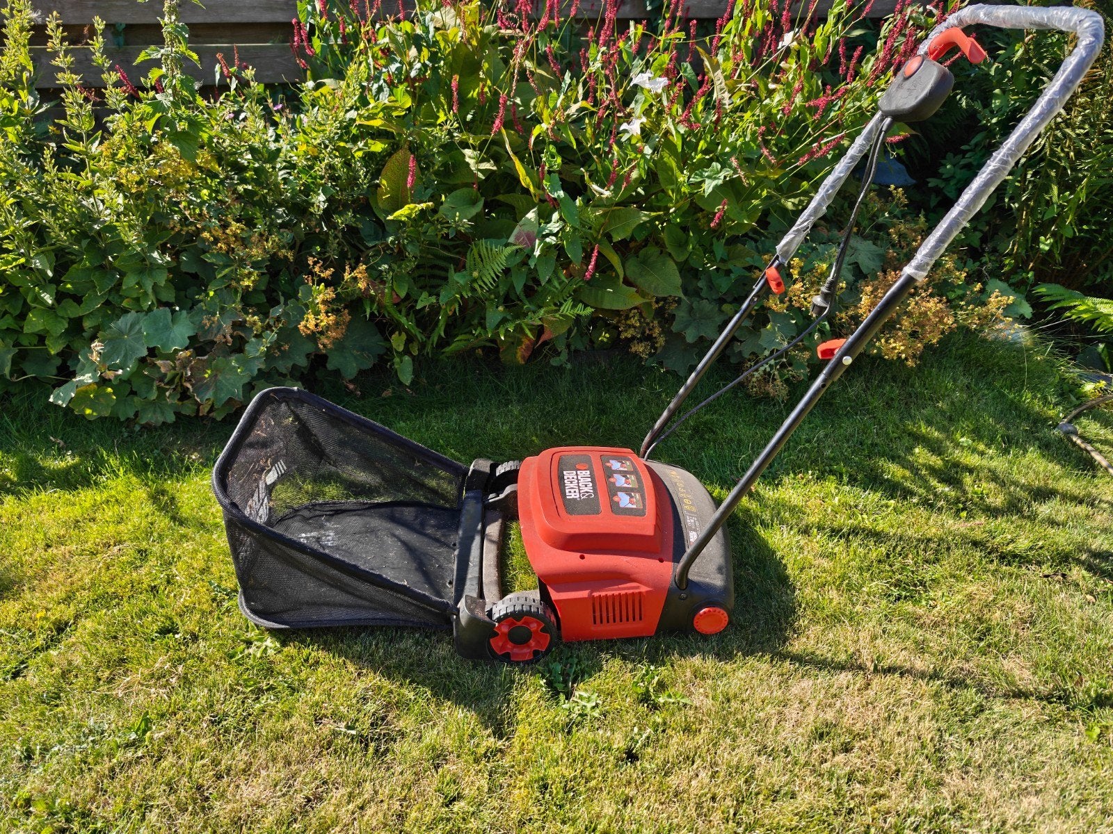 Verticuteermachine - Slechts 1 keer gebruikt, Ophalen, Zo goed als nieuw, Elektrisch, Black+Decker
