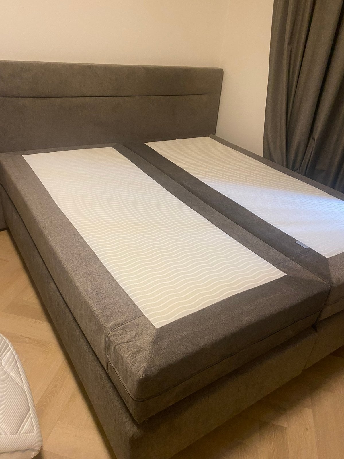 Bed Box Spring 200x200, Huis en Inrichting, Ophalen, Zo goed als nieuw, Tweepersoons