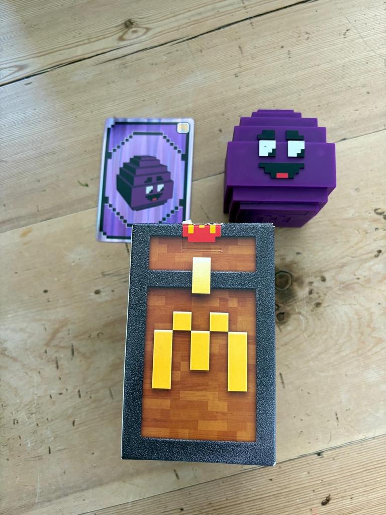 Minecraft McDonald's Grimace Egg met kaart, Ophalen of Verzenden, Zo goed als nieuw