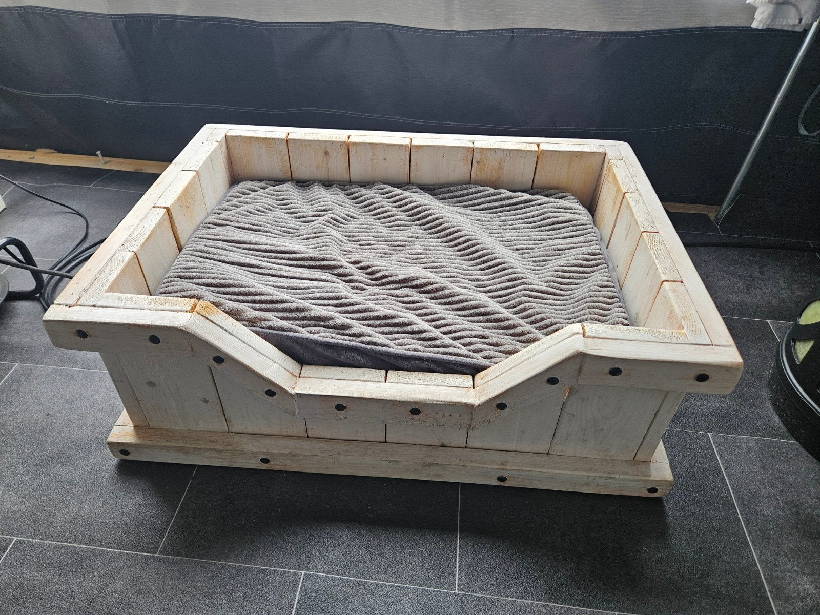 Leuke houten hondenmand, Ophalen, Overige