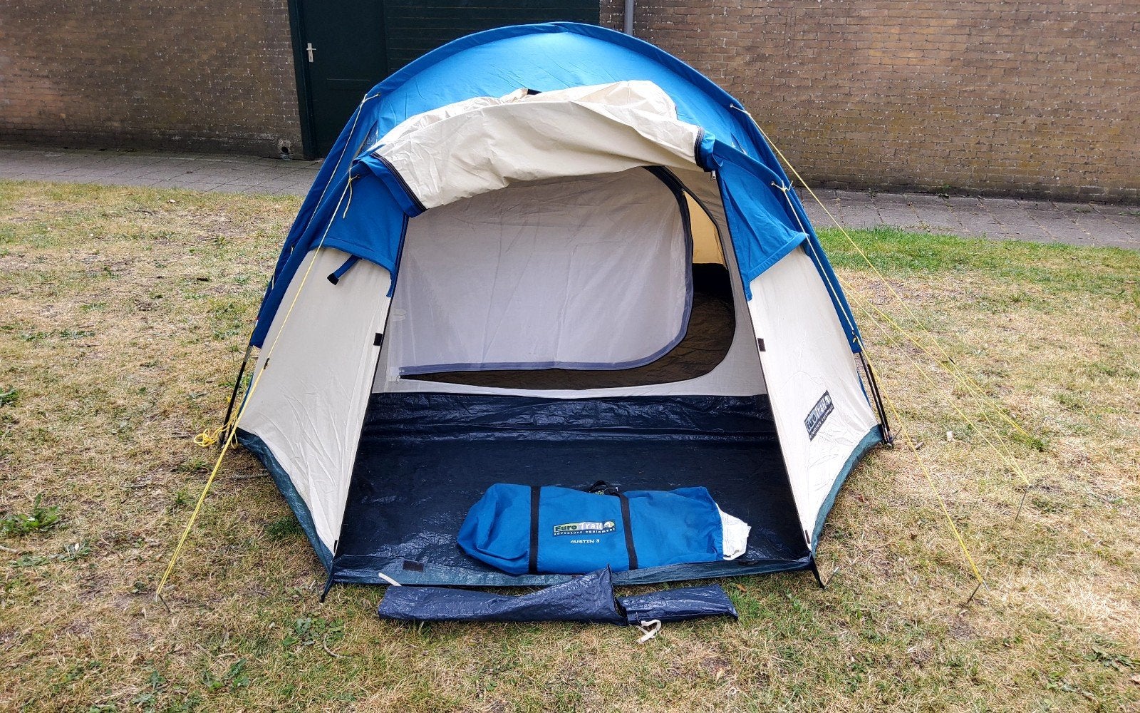 EuroTrail koepeltent Austin 3, Ophalen, Gebruikt