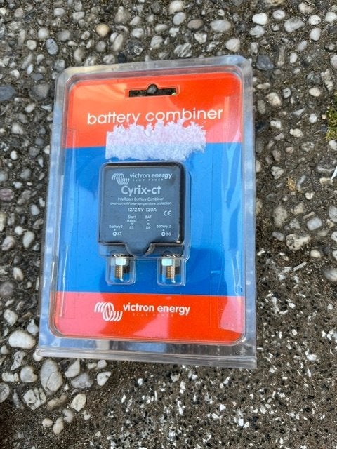Victron Cyrics-CT 12/24V 120Amp Accu Batt Combiner Nieuw !!!, Watersport en Boten, Ophalen of Verzenden, Nieuw, Motor en Techniek
