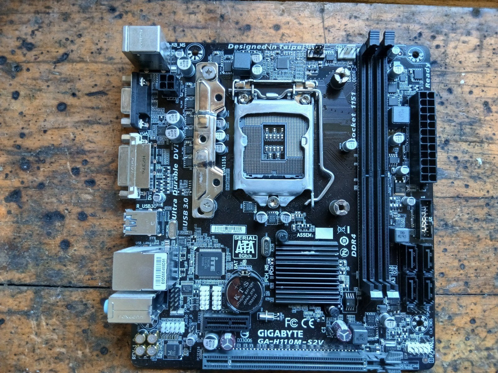 Gigabyte GA-H110M-S2V Moederbord Socket 1151 DDR4, Computers en Software, Moederborden, Gigabyte, LGA 1151, DDR4, Onbekend