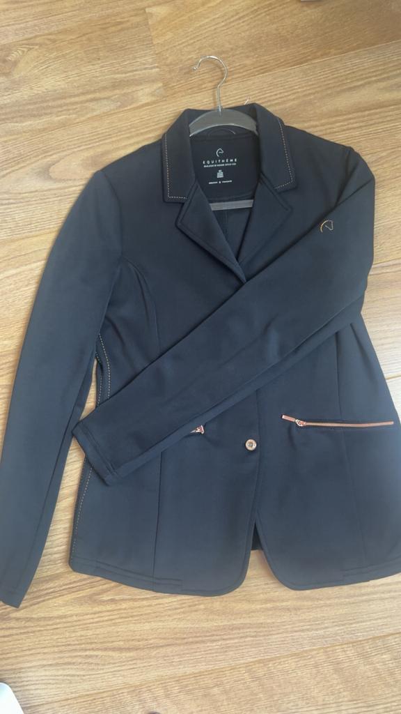 Wedstrijdjasje paardrijden equitheme, Dieren en Toebehoren, Paardrijkleding, Zo goed als nieuw, Bovenkleding, Dressuur, Verzenden