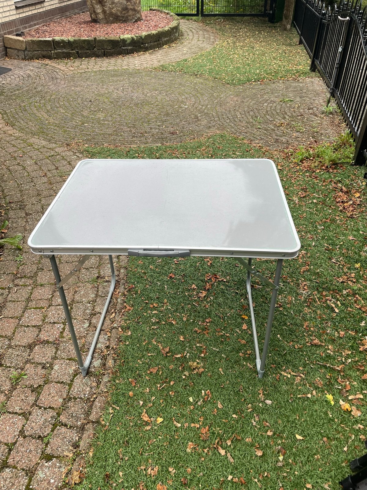 Opvouwbare campingtafel - Ideaal voor buiten 80 x 60 cm, Ophalen of Verzenden, Gebruikt, Rechthoekig, Aluminium