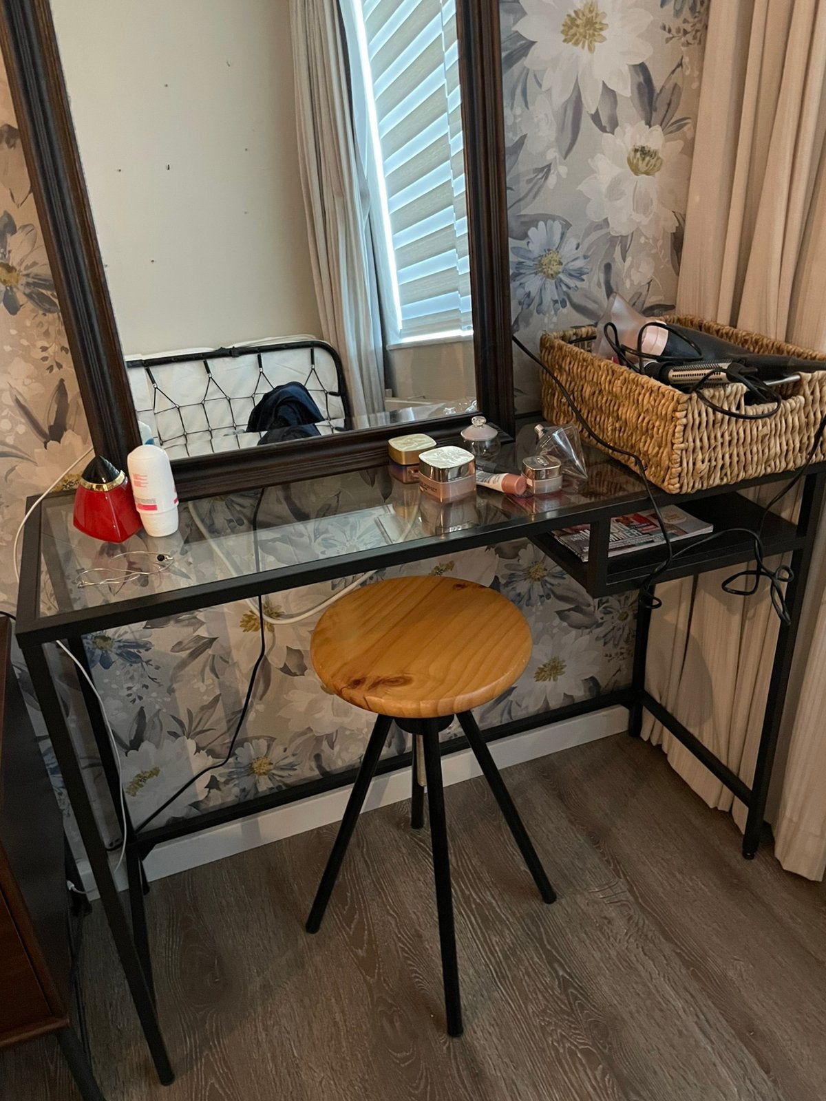 Bureau van Ikea., Huis en Inrichting, Ophalen, Metaal of Aluminium, 50 tot 100 cm, Zo goed als nieuw