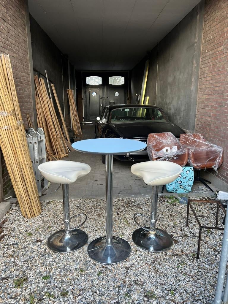 Ronde Bartafel met 2 Verstelbare Barkrukken – Goede Staat, Ophalen, Gebruikt, 90 cm of meer, 2 krukken