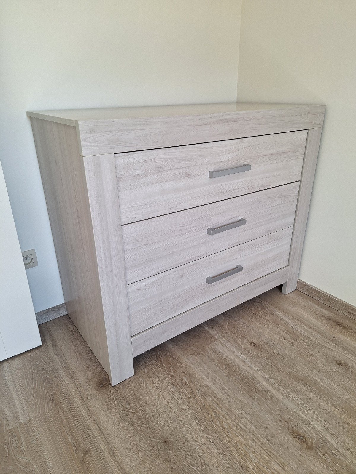 Commode als nieuw (moet dringend weg), Ophalen, Zo goed als nieuw, Jongetje of Meisje