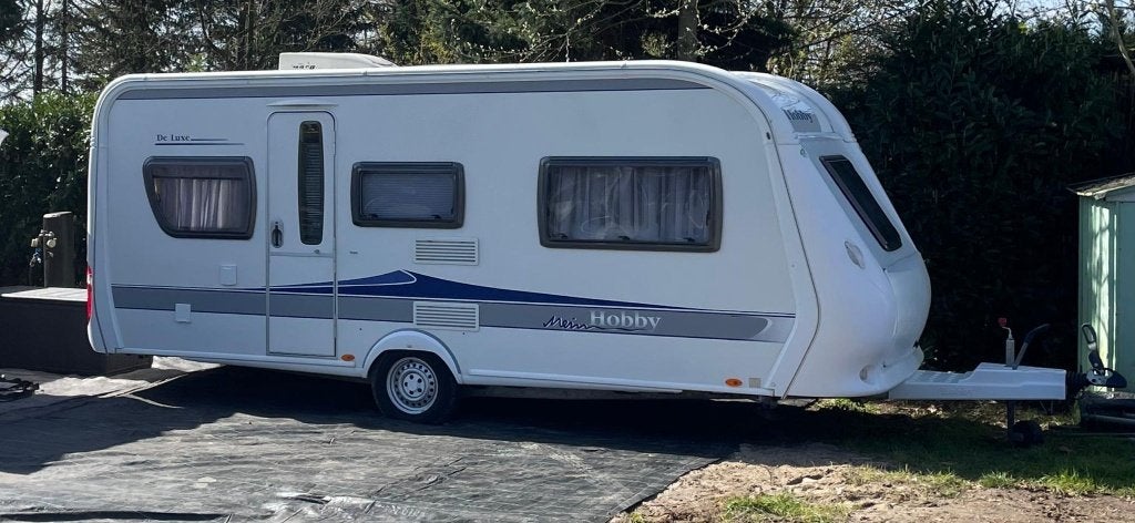 Hobby 495 UK De Luxe caravan met stapelbed, Rondzit, Hobby, Particulier, Schokbreker